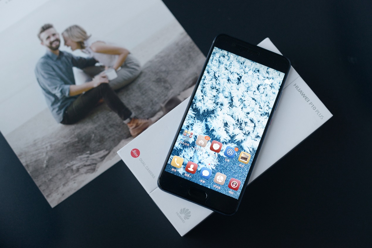 手机有特色的主题,手感最好的华为手机p10