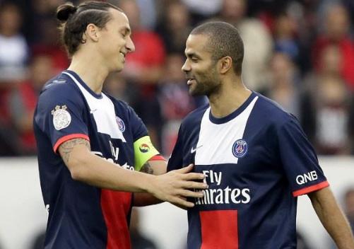 带伤也要观战欧冠，NBA球星爱足球的真多，詹皇库里是铁粉