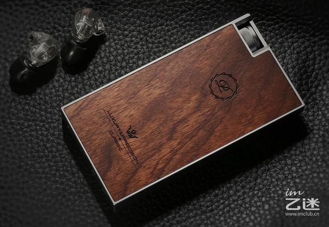 耳机听歌有回声,耳机听歌有滋滋的声音