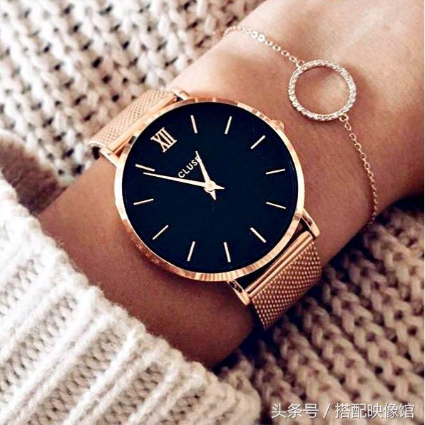 跟周冬雨学珠宝配饰搭配,周冬雨同款小众配饰