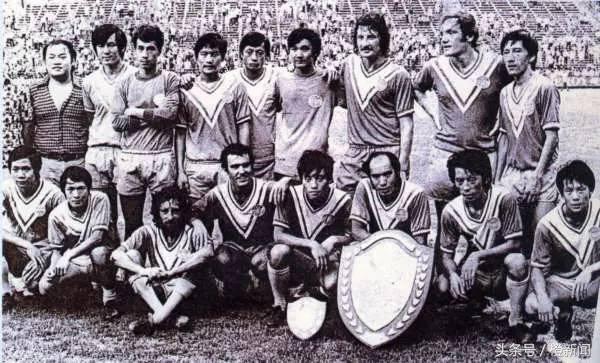 热爱足球的香港人，自己的百年球会都快保不住！