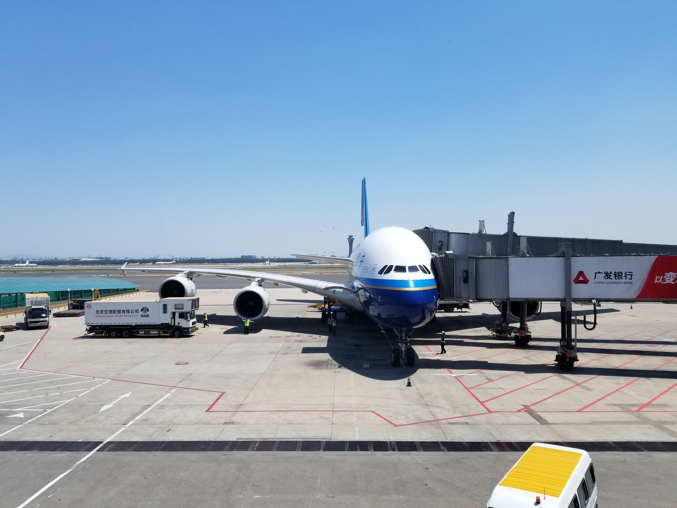 三星galaxys8和s8有什么不同,三星galaxys8什么时候发布