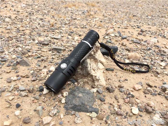 能给手机充电也能当支架,能给手机充电能连wifi的充电宝