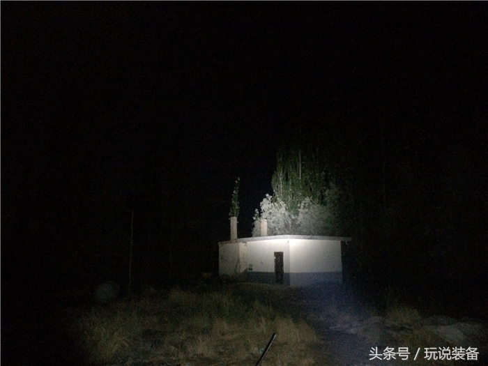 能给手机充电也能当支架,能给手机充电能连wifi的充电宝