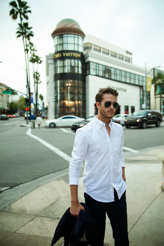 白衬衫怎么防止领子发黄,什么样的白衬衫才不会发黄