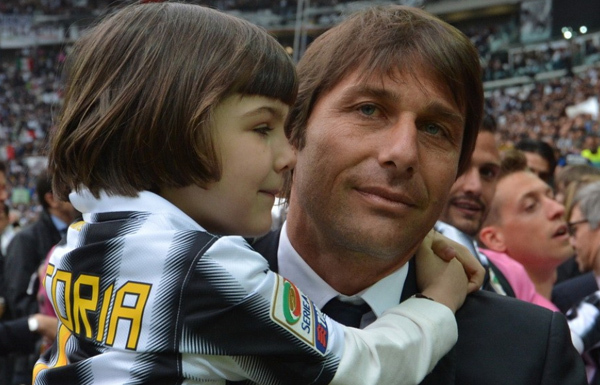 萌娃陪你过六一!足坛8大可爱宝贝:小七萌翻全场迷你罗子承父业