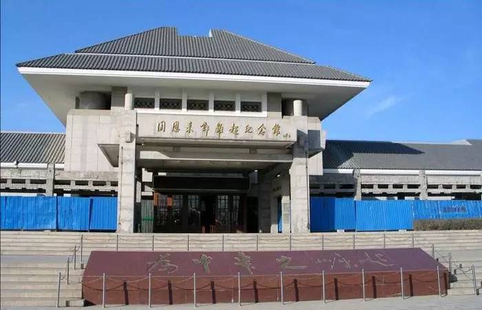 回忆一年级的时候我加入了少先队,光荣地加入了少先队