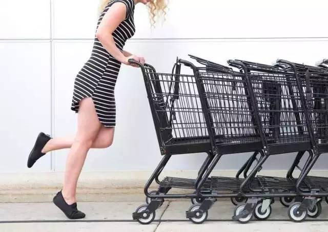 这款轻薄到极致的鞋为啥能火？