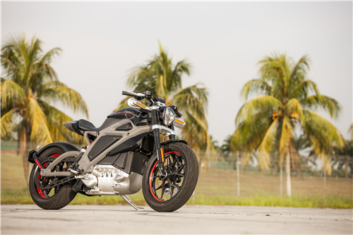 哈雷livewire试驾视频,哈雷新车livewire评测