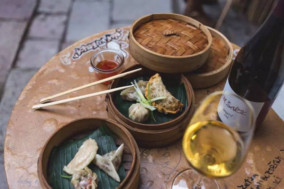 欧洲惊现「港式车仔档」!布拉格鬼仔卖热辣辣广东点心