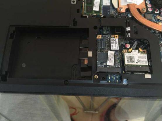 同学2000多买了台战神本玩LOL，竟然还自带固态硬盘