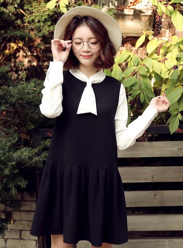 女士连衣裙裙边带花苞,裙边露花边的连衣裙