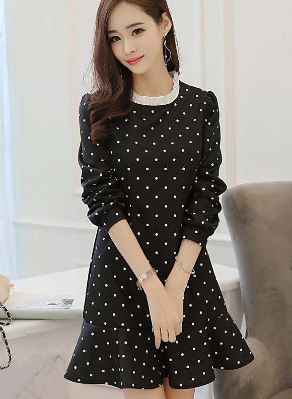 裙边连衣裙,女士连衣裙裙边带花苞