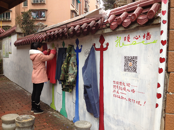 这一个月里贵阳“暖心墙”和“爱心小挂钩”温暖着整座城市