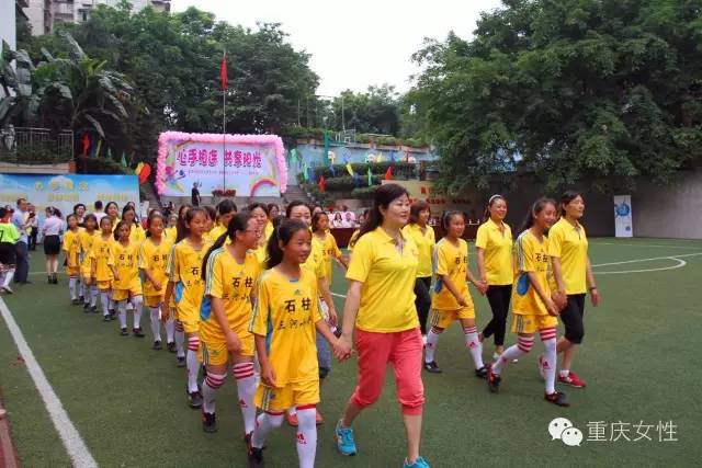 大山里的留守女童足球队，大山里的铿锵玫瑰！