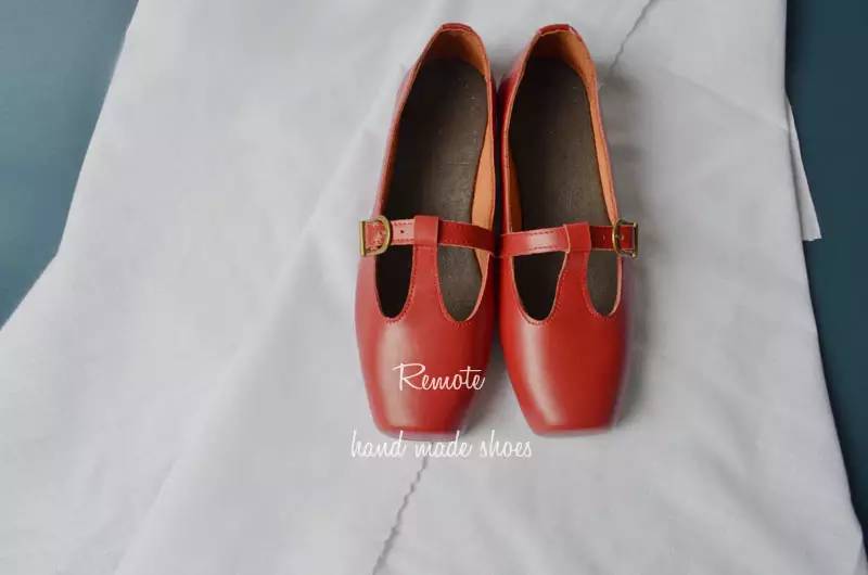 鞋柜必备这4双小白鞋百搭又时髦,鞋柜必备百搭又白菜的鞋