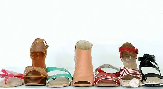 鞋子放的时间长了有异味怎么办,新鞋子有刺鼻异味怎么快速去除