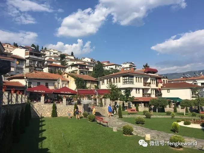 私奔到马其顿，为了一场皇马曼联的轰轰烈烈的爱情