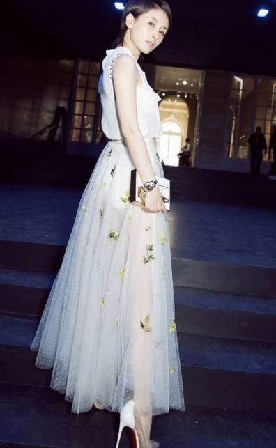 网纱裙没有质感穿着像不像蚊帐,网纱裙穿着不舒服