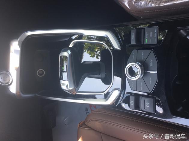 哈弗h62018款蓝标超豪华收车价,哈弗h6蓝标2017款2.0t当时落地价