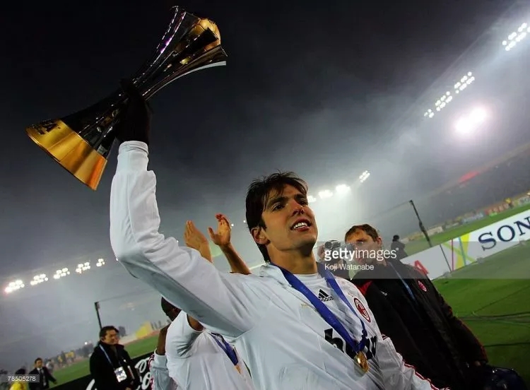 巅峰时期的卡卡是怎样踢球的,卡卡gif