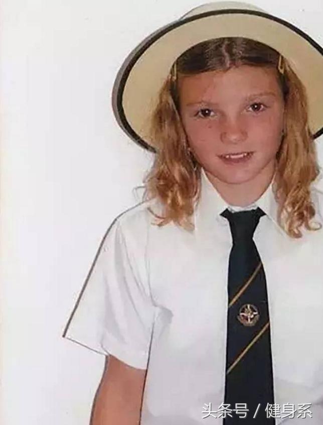 瑜伽人一年十几万学习费用值得吗,瑜伽初学者在家练还是去瑜伽馆练