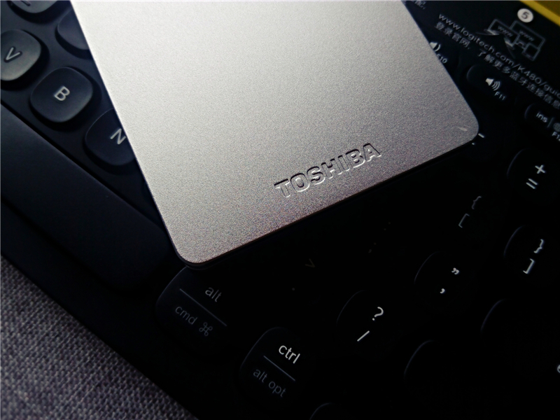 东芝移动硬盘新小黑a52TB评测,东芝2.5寸硬盘评测