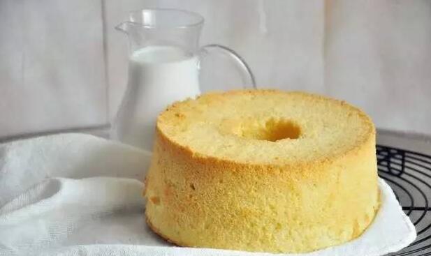 戚风蛋糕爬高问题,戚风蛋糕制作过程中为什么会塌