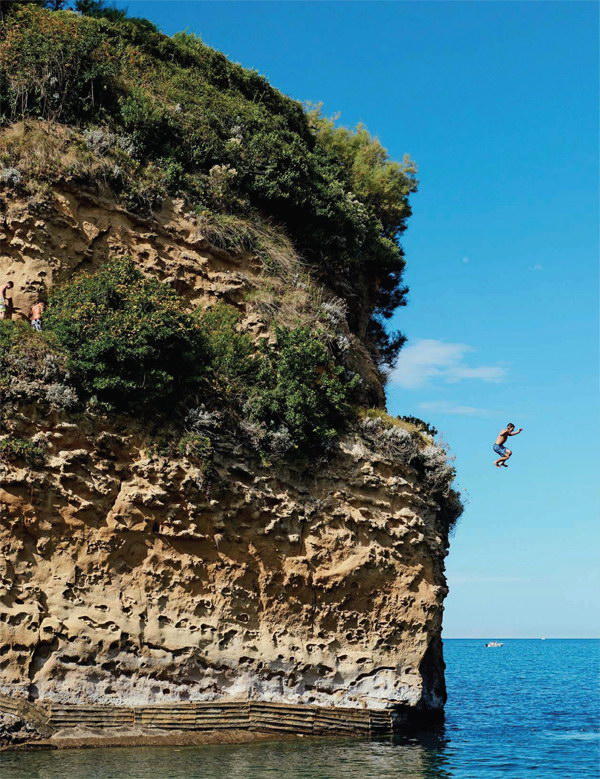 流光异彩中的巴斯克
