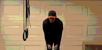 肩胛骨翼状突出矫正训练视频,肩胛骨突出改善练习