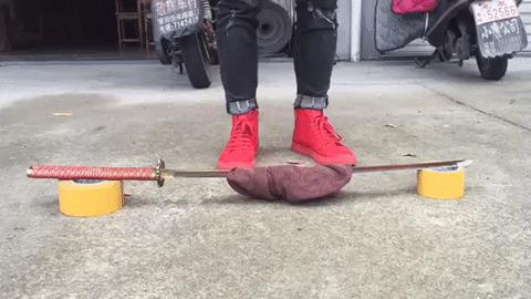 武士刀花纹钢和锰钢哪个好,武士刀锰钢和t10高碳钢