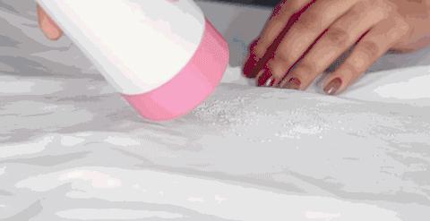 清理衣服上陈旧的油渍污渍小妙招,衣服汗渍污渍去除的最佳方法