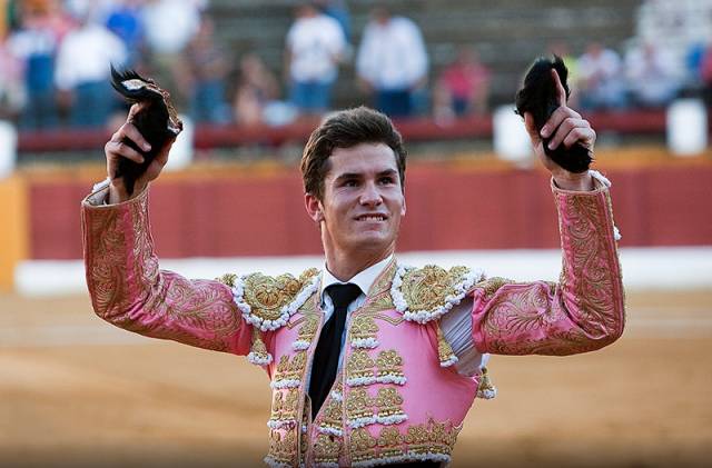 新西兰西班牙斗牛,西班牙杀斗牛