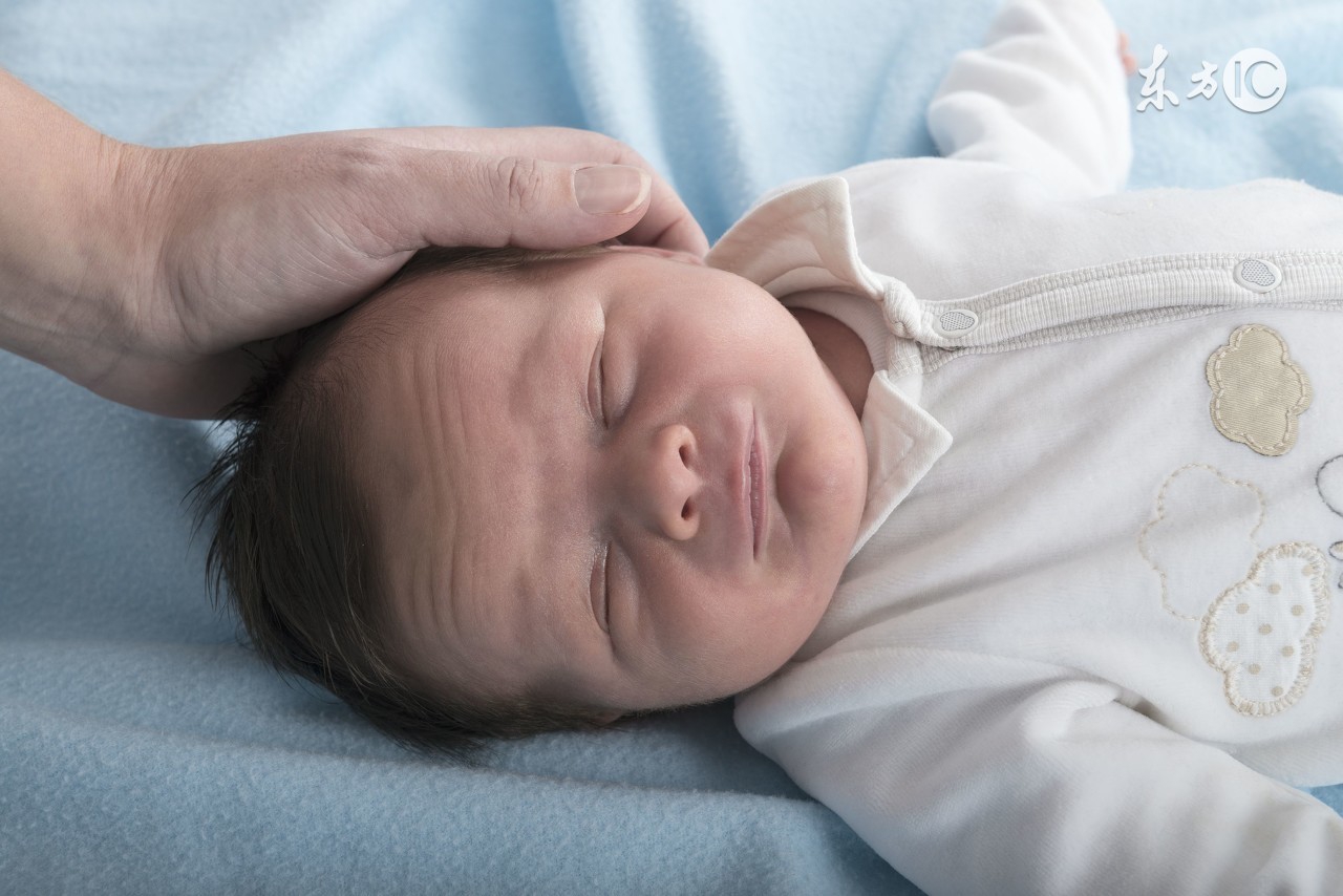 新生儿宝宝眼屎多宝妈们一定要坚持按摩，是可以好起来的附按摩手法说明