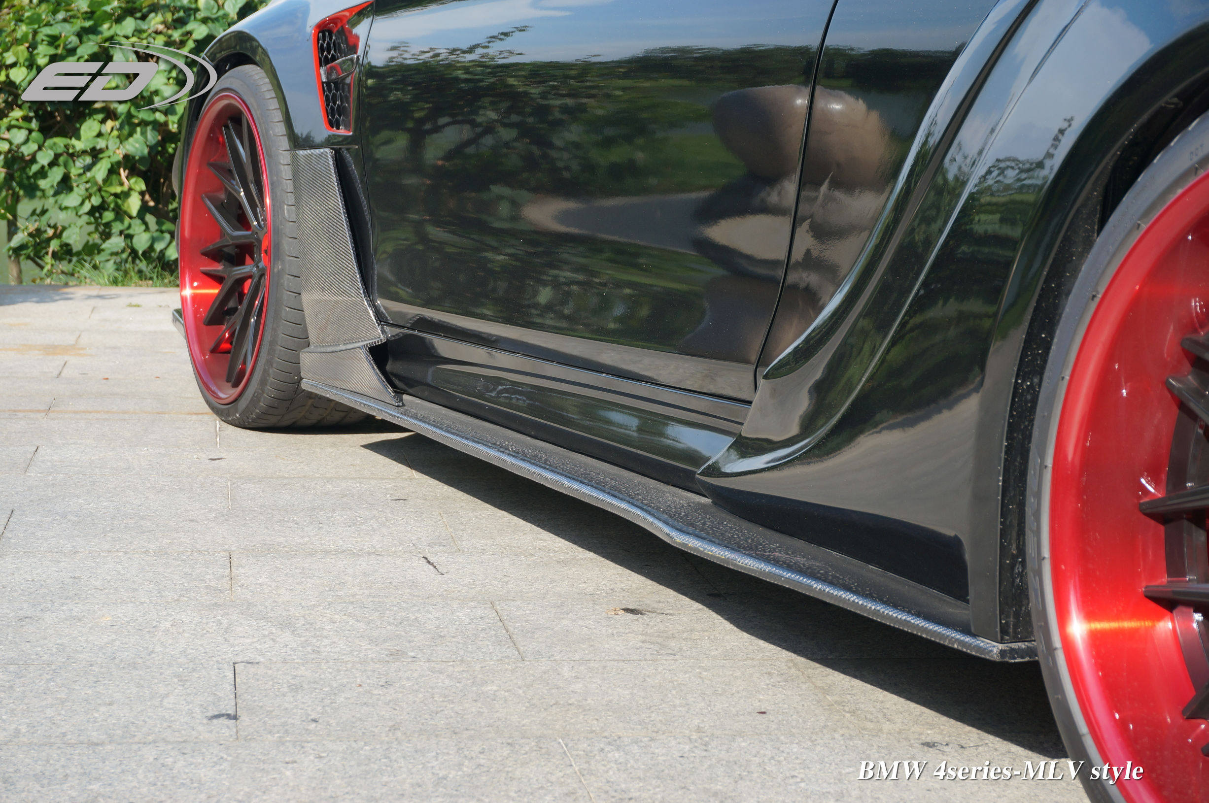 极速蓝宝马4系敞篷,21款宝马4系敞篷展示