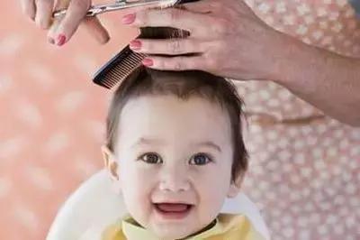 8个月宝宝头发稀少,小宝宝头发又黄又稀少怎么办