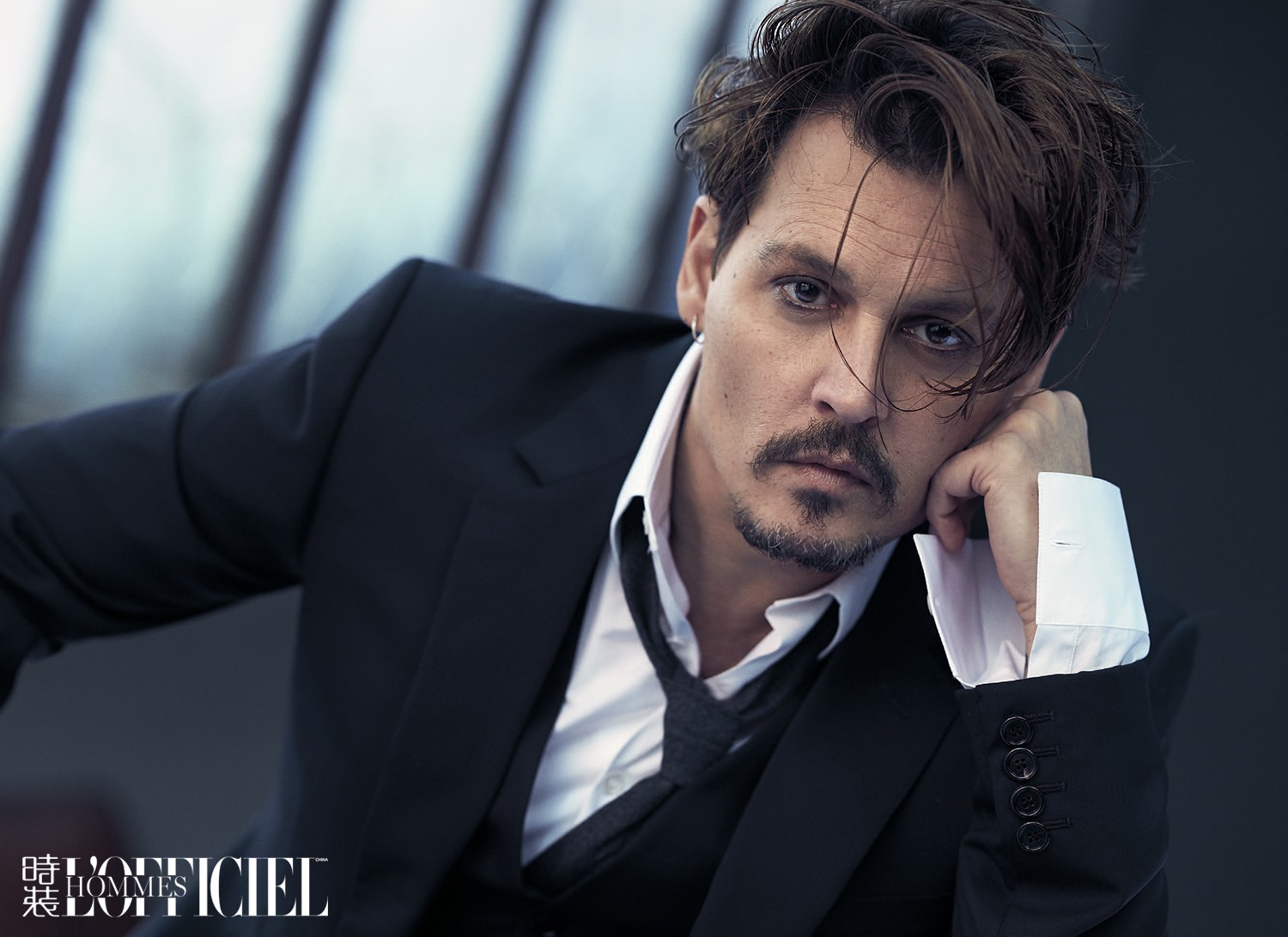 和约翰尼·德普对视,dior旷野约翰尼德普