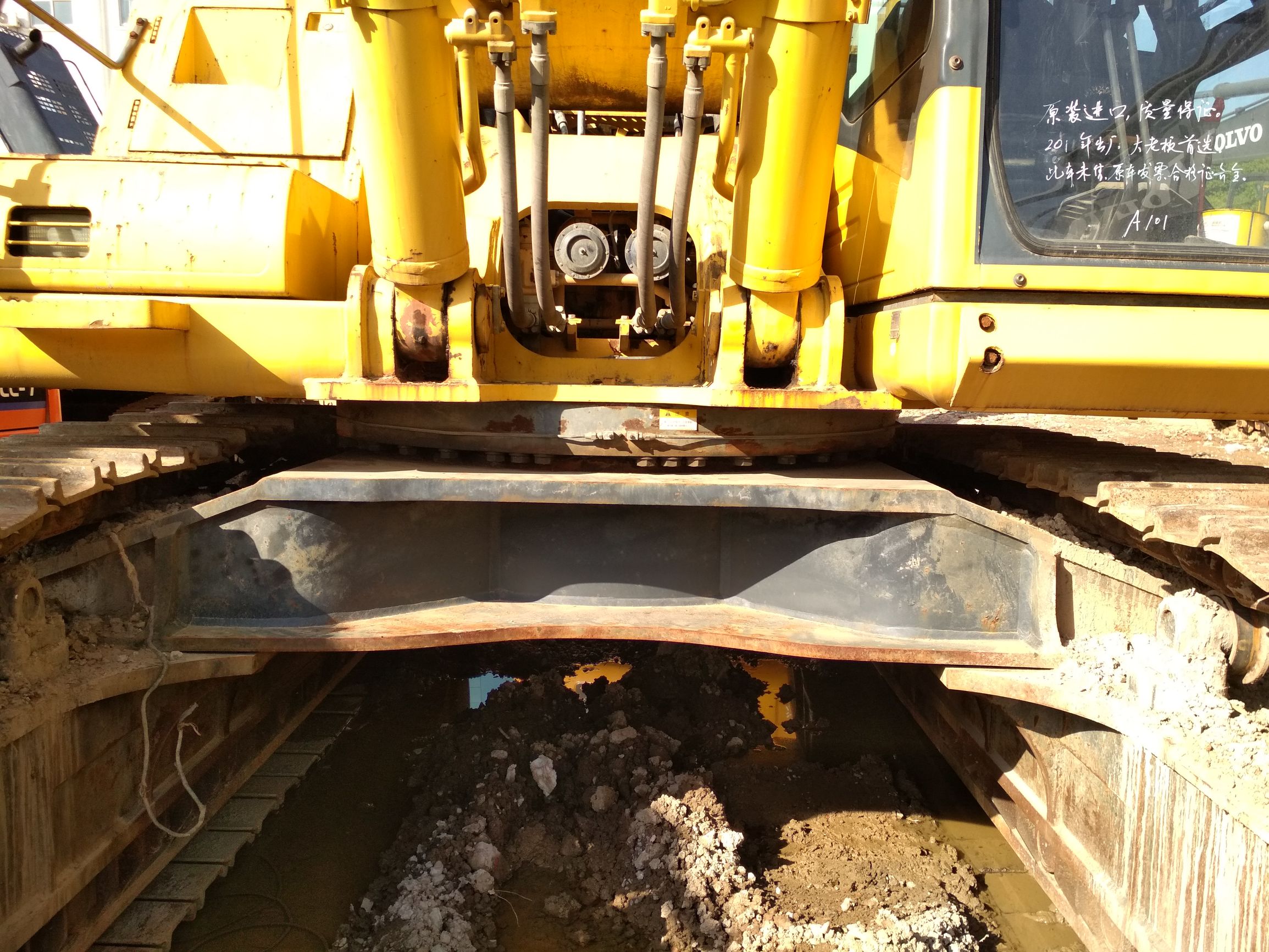 二手挖掘机分析,二手小松110挖掘机