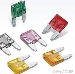 火花塞有保险丝吗在哪里,火花塞不抖动需要换吗