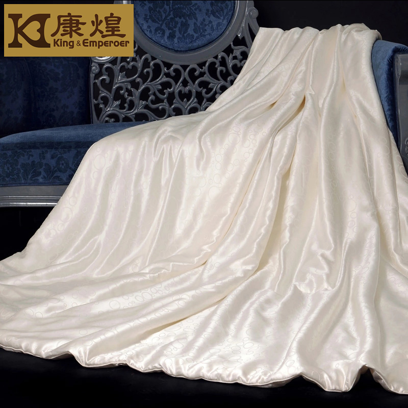 桑蚕丝被好处有哪些,蚕丝被的好处在哪里