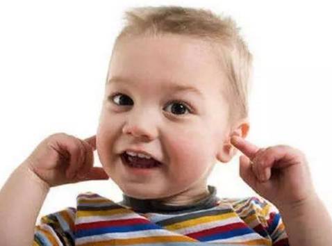 宝宝耳屎从哪里来,宝宝怎么那么多耳屎