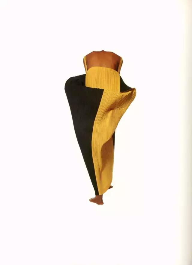 什么是三宅一生布料,三宅一生设计感