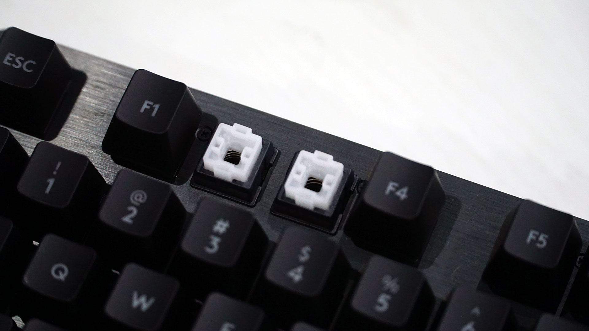 罗技超薄键盘,罗技g413和g610键盘对比