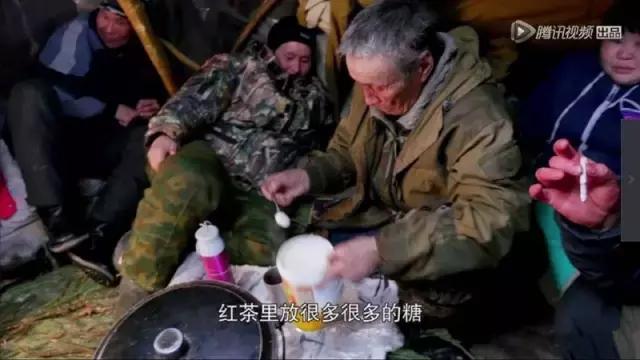 没看先给六颗星，中国人不敢干的事这对情侣全干了