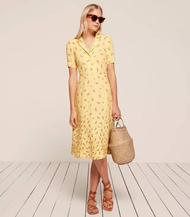 趁衣服打折多买几件,趁换季打折赶紧来挑几套新衣服