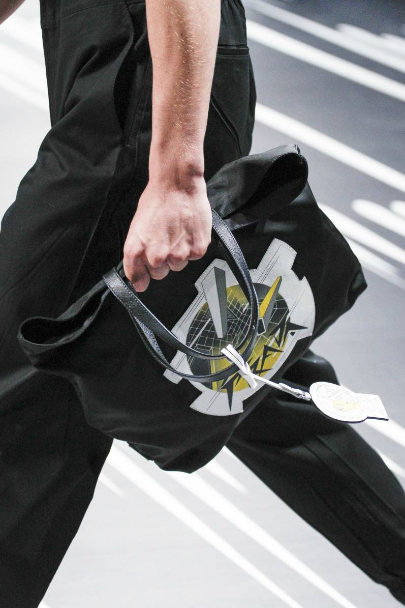 prada普拉达春夏时装周,prada普拉达2012秋冬男装走秀