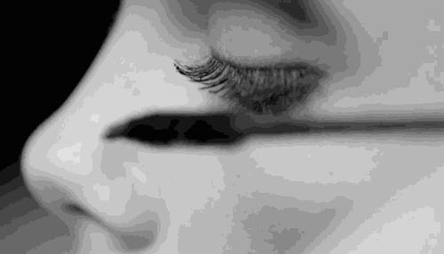 维生素e擦睫毛一段时间能变长吗,睫毛变长的小妙招全部