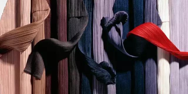 什么是三宅一生布料,三宅一生设计感