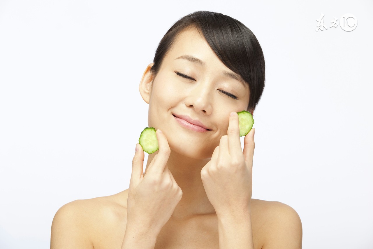 油性皮肤有痘痘怎么改善,油性皮肤在夏天怎么根治痘痘