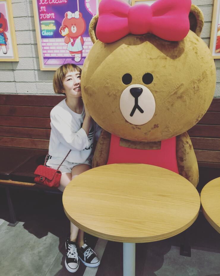 看看月薪4000同事包里都有啥,月薪五千背一万多的包什么心理